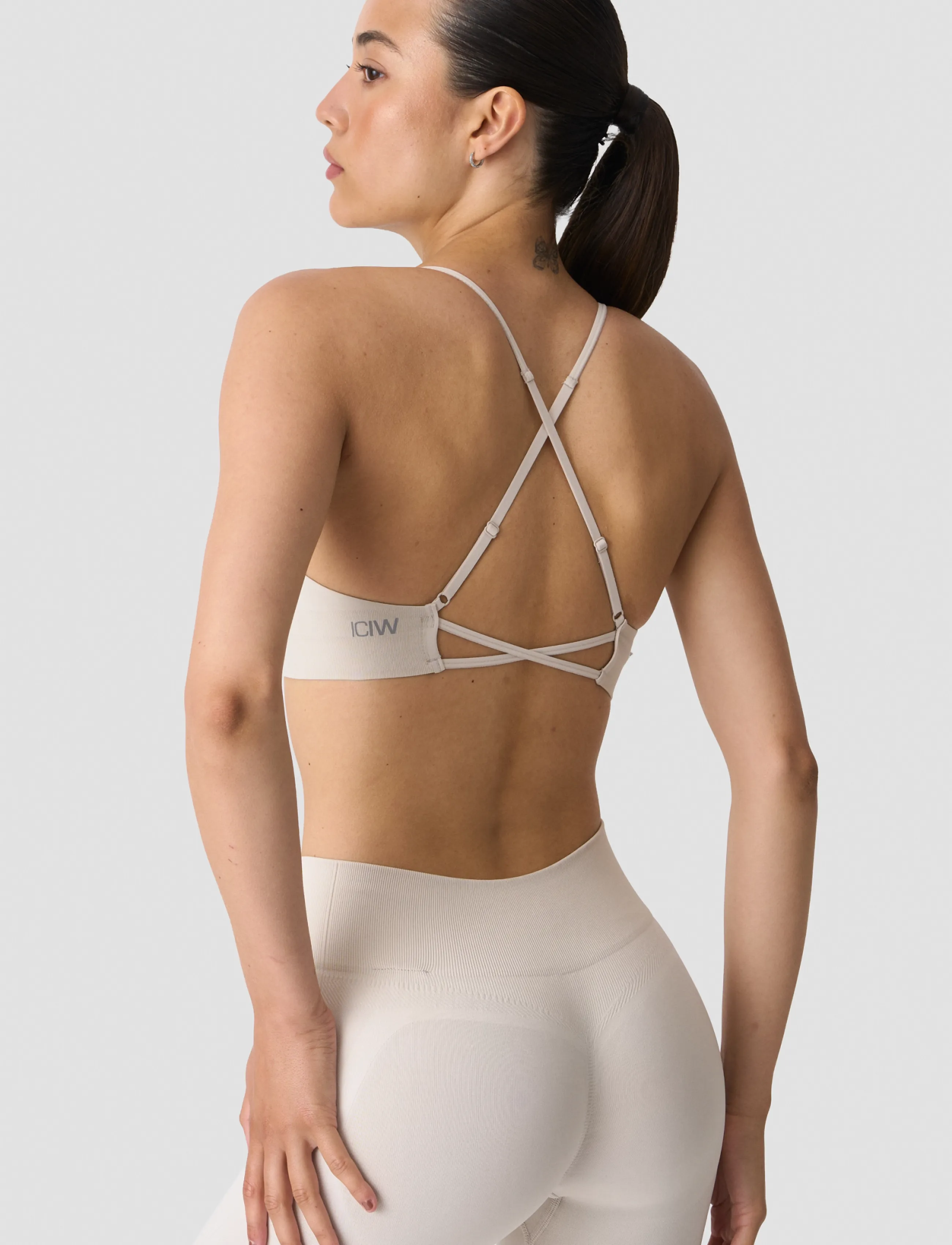 ICANIWILL - Shape Strappy Sports Bra W - spordi-rinnahoidjad - light beige - 3