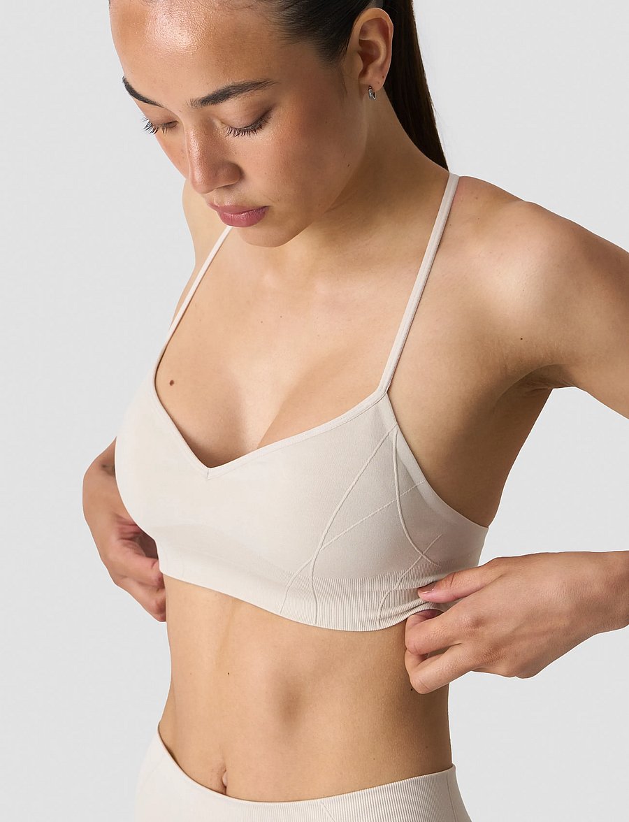 ICANIWILL - Shape Strappy Sports Bra W - spordi-rinnahoidjad - light beige - 4