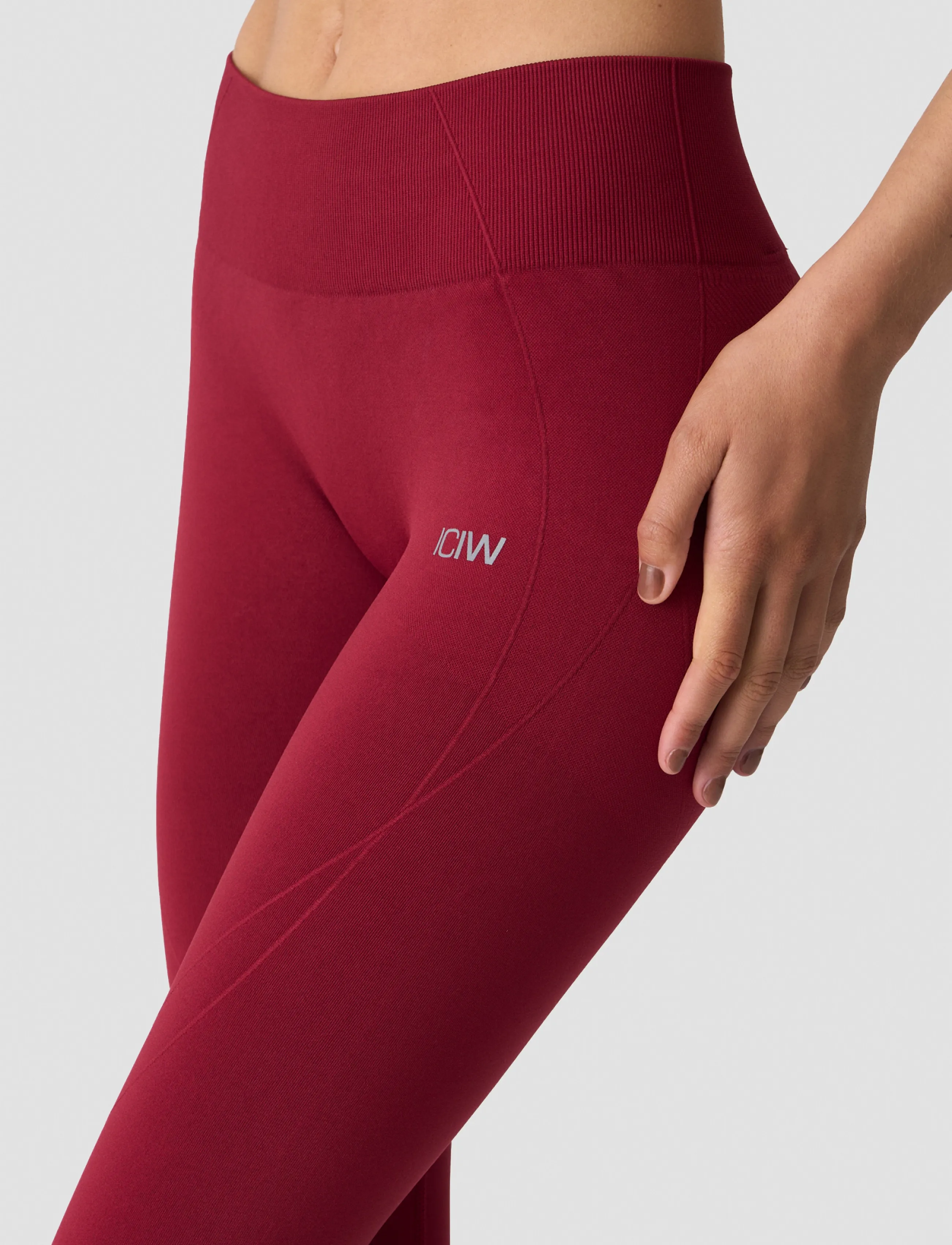 ICANIWILL - Shape Mid Waist Tights W - seamless tights - dark berry - 4