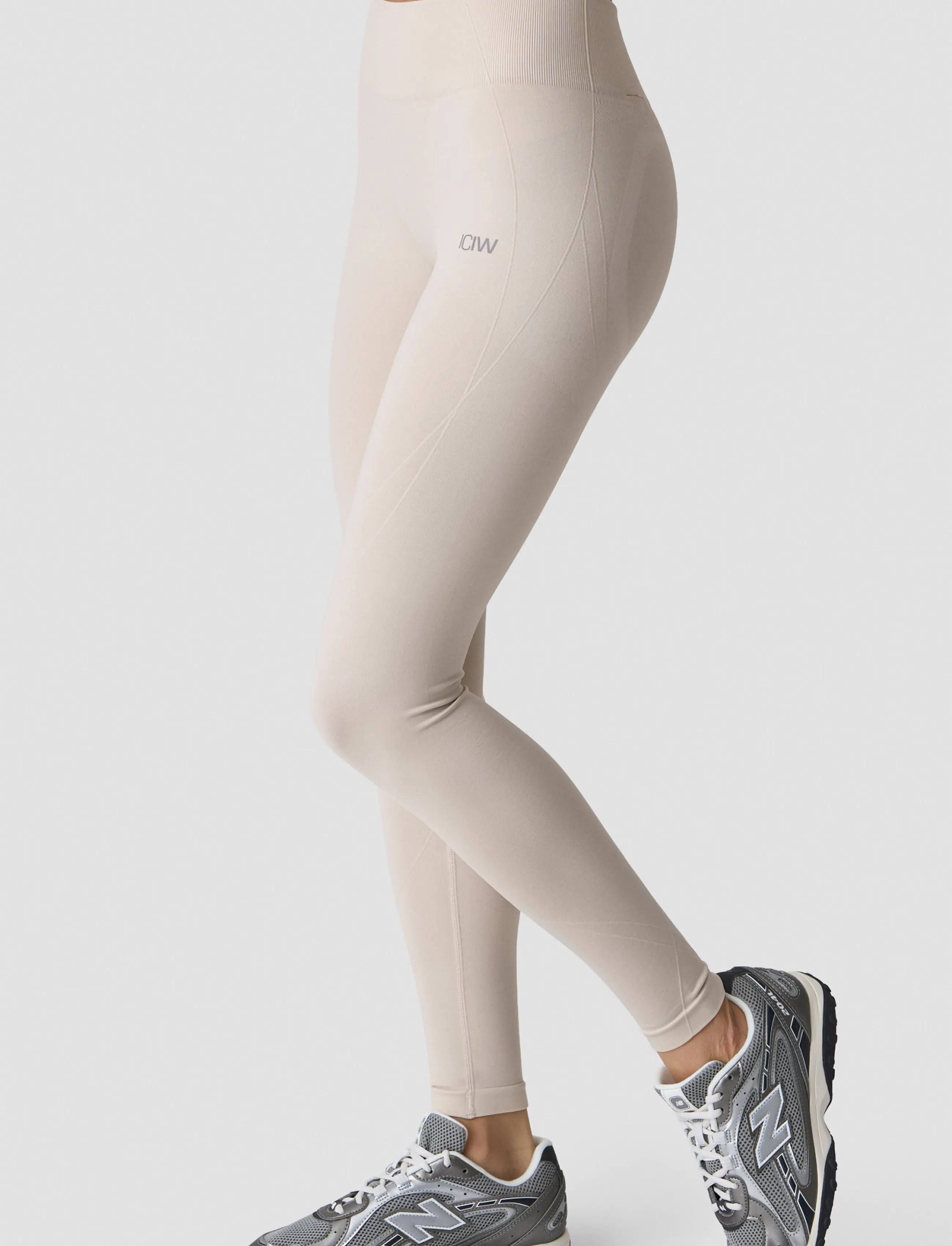 ICANIWILL - Shape Mid Waist Tights W - seamless tights - light beige - 3