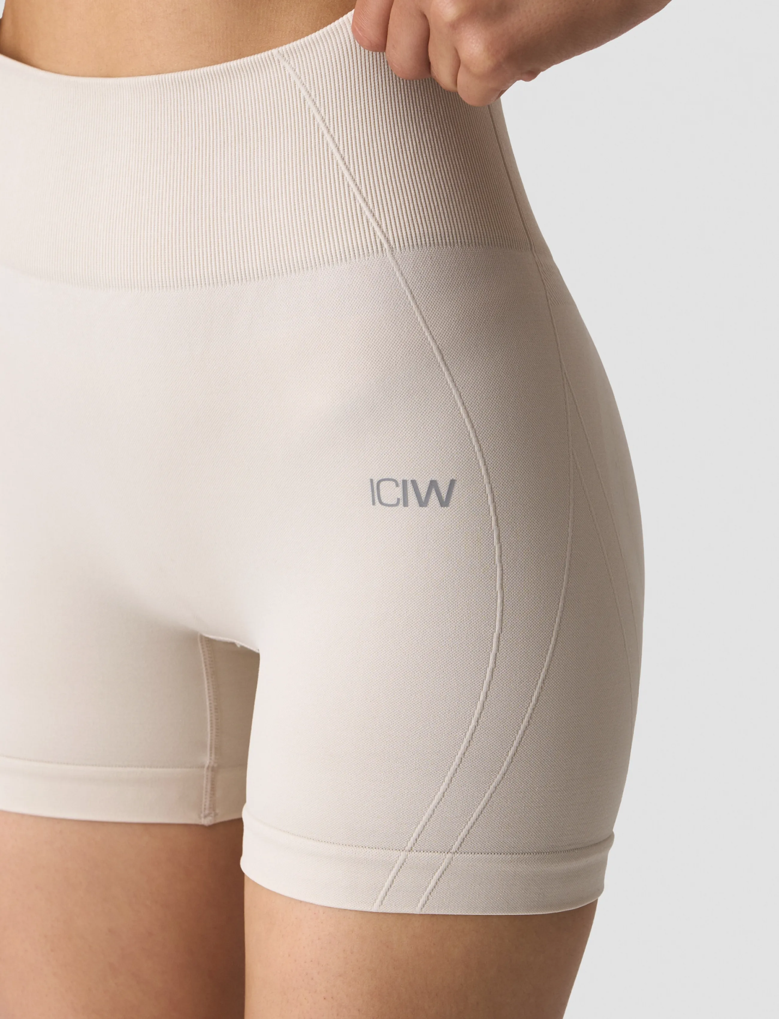 ICANIWILL - Shape High Waist Shorts W - træningsshorts - light beige - 3