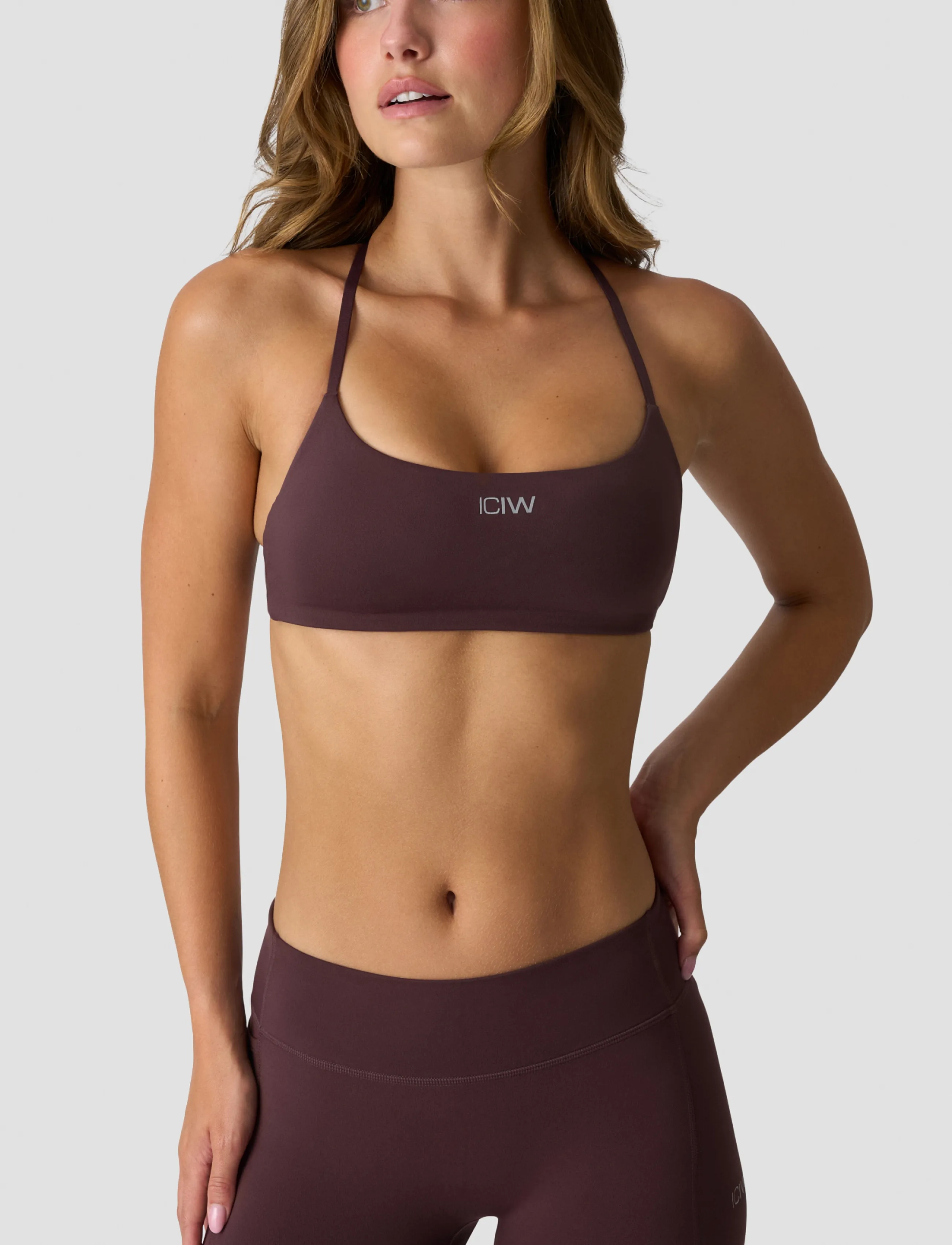 ICANIWILL - Luxe Strappy Sports Bra W - sports bras - espresso - 0