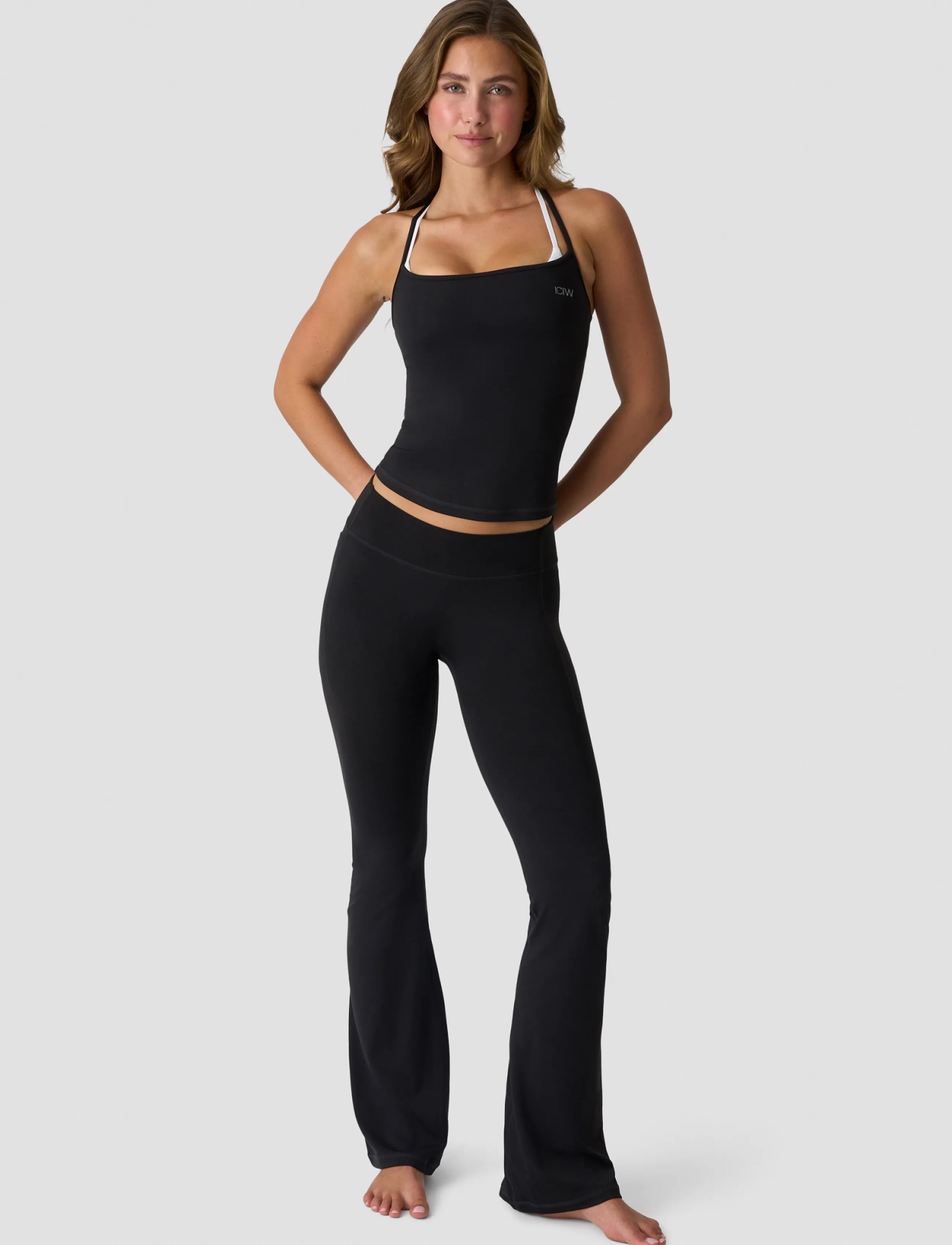 ICANIWILL - Luxe Strappy Tank W - Õlapaeltega pluusid - black - 5