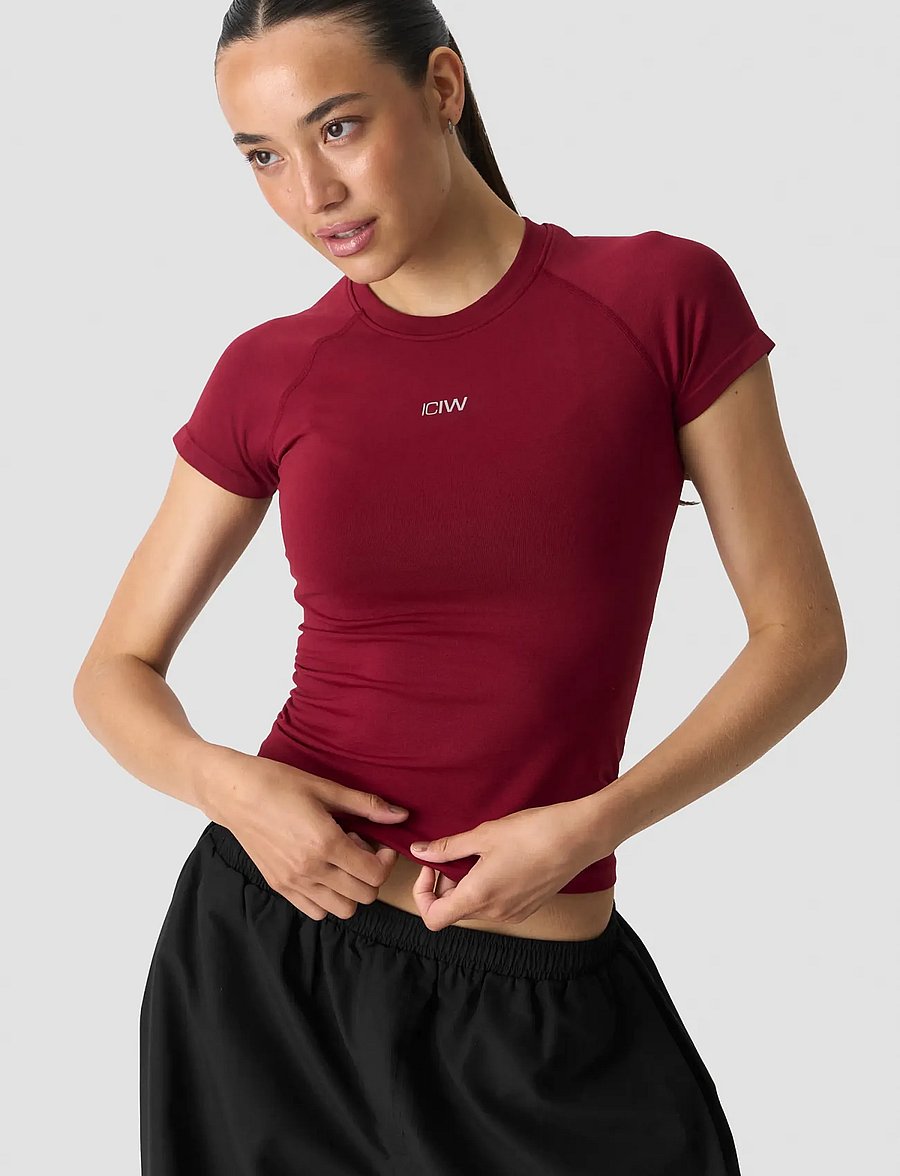ICANIWILL - Smooth Seamless Tee W - t-shirts - dark berry - 0