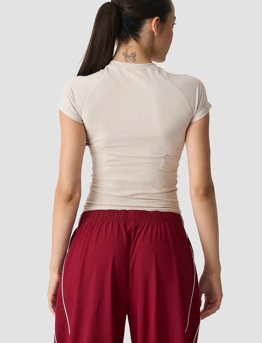 ICANIWILL - Smooth Seamless Tee W - t-shirts - light beige - 3