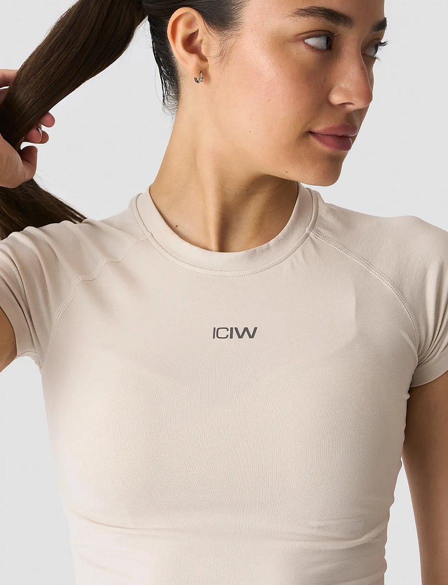 ICANIWILL - Smooth Seamless Tee W - t-shirts - light beige - 4