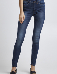 ICHI - IHERIN IZARO MEDIUM - slim jeans - medium blue - 6