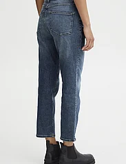 ICHI - IHTWIGGY RAVEN - mom stila džinsa bikses - medium blue - 3