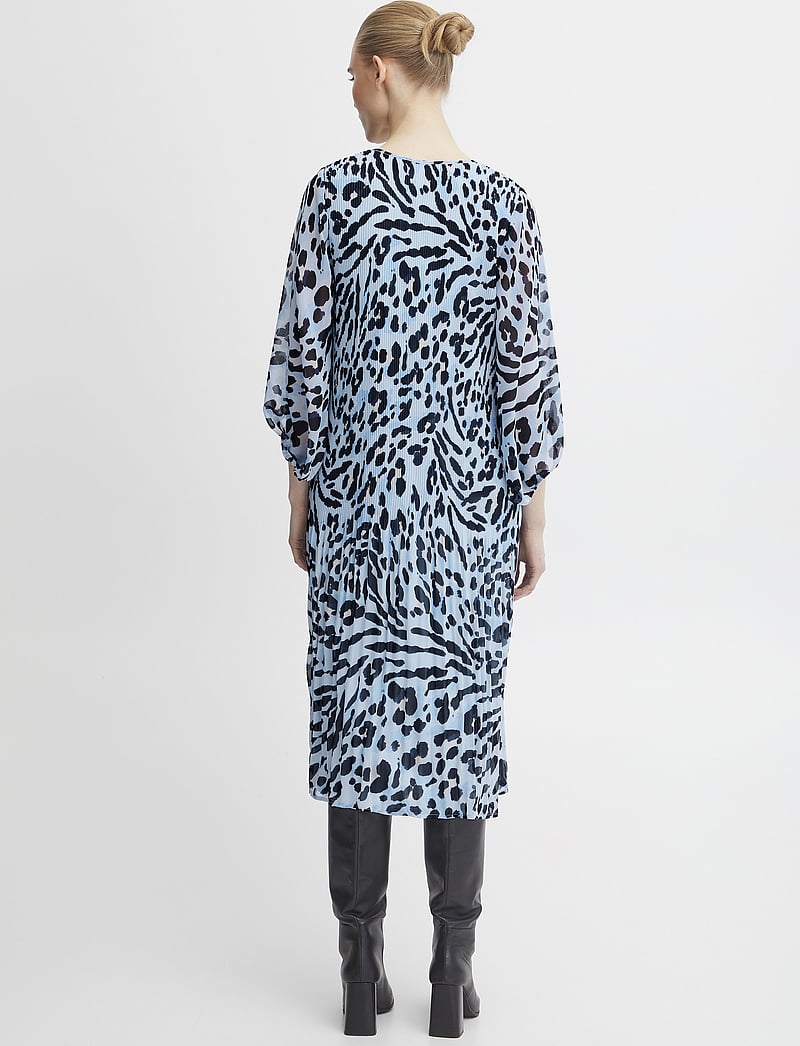 ICHI - IHELLY DR2 - midiklänningar - little boy blue leo print - 4