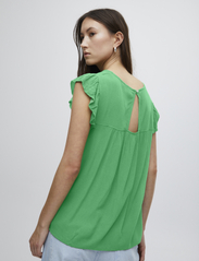 ICHI - IHMARRAKECH SO TO6 - short-sleeved blouses - greenbriar - 4