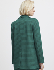 ICHI - IHKATE CAMELEON OVERSIZE BL - ballīšu apģērbs par outlet cenām - cadmium green - 4