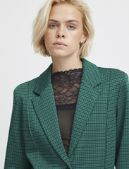 ICHI - IHKATE CAMELEON OVERSIZE BL - ballīšu apģērbs par outlet cenām - cadmium green - 5