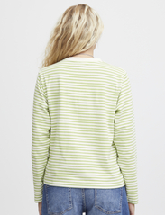 ICHI - IHMIRA LS2 - langermede skjorter - green tea stripe - 4