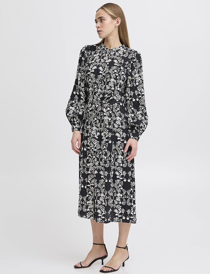 ICHI - IHGOCINA DR - sommarklänningar - black flower aop - 3