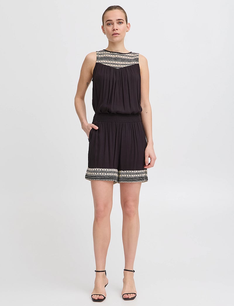 ICHI - IHRAGNI SHO - lühikesed vabaajapüksid - black - 0