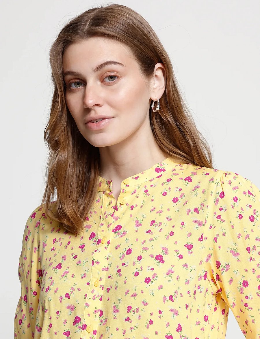 ICHI - IHVERA SH23 - short-sleeved blouses - mellow yellow flower - 3