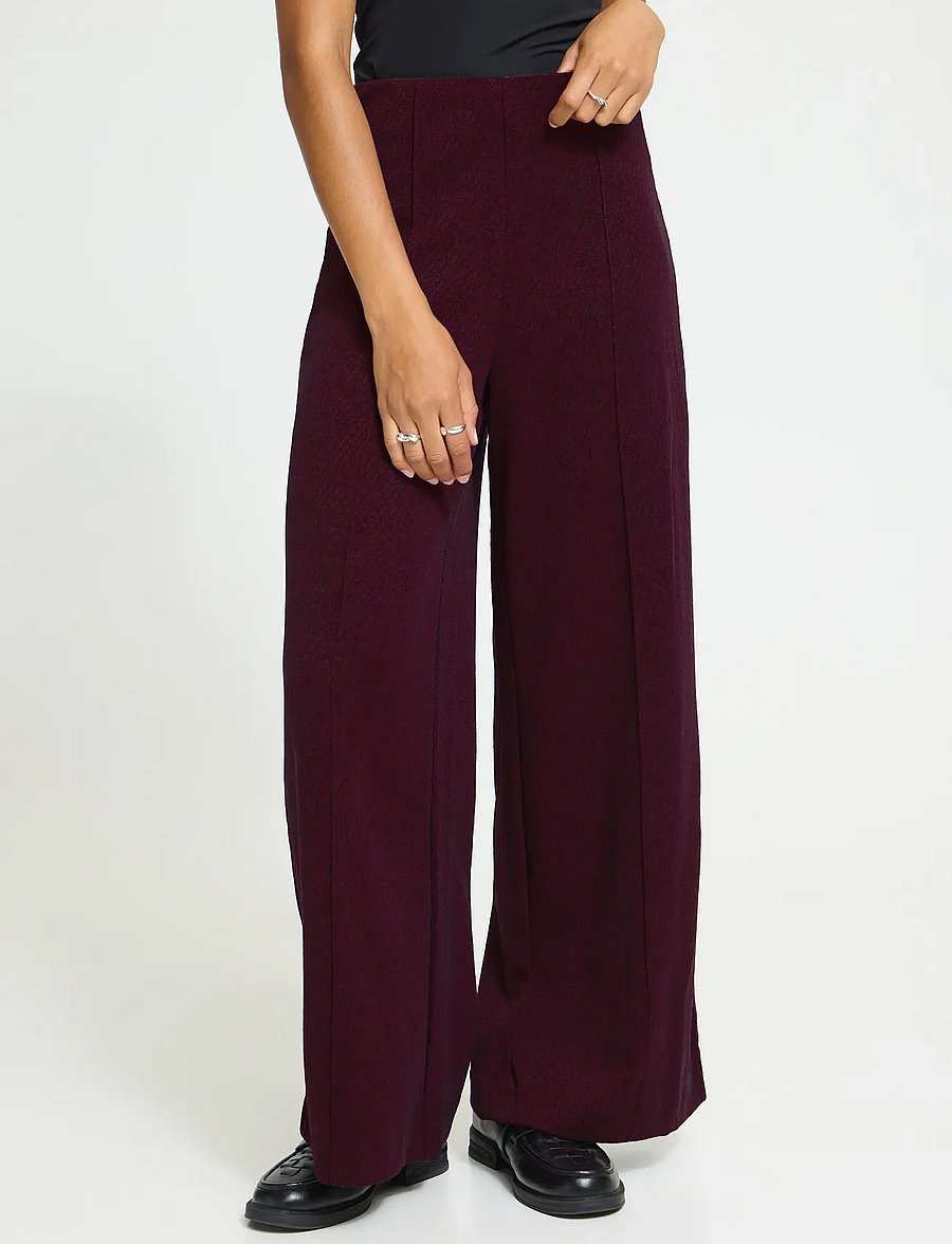 ICHI - IHKATE TWILLISH WIDE PA - hosen mit weitem bein - port royale/dark blue - 4