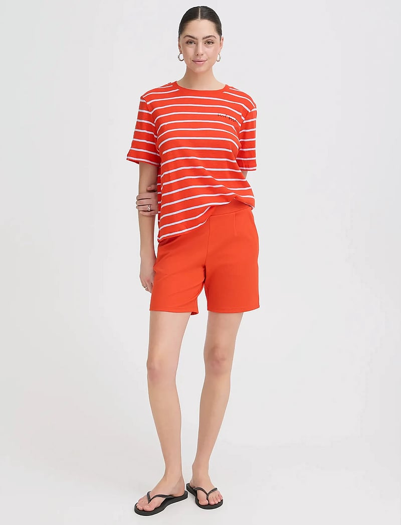 ICHI - IHNOVA SS3 - t-shirts - fiery red / powder blue - 0