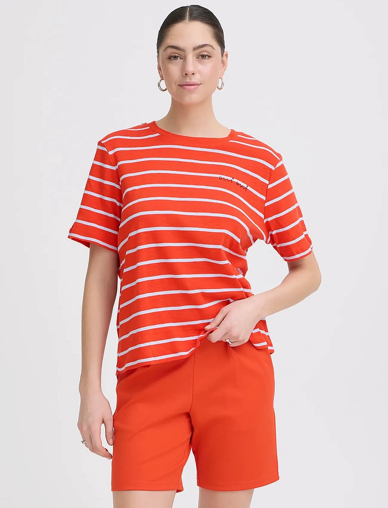 ICHI - IHNOVA SS3 - t-shirts - fiery red / powder blue - 5