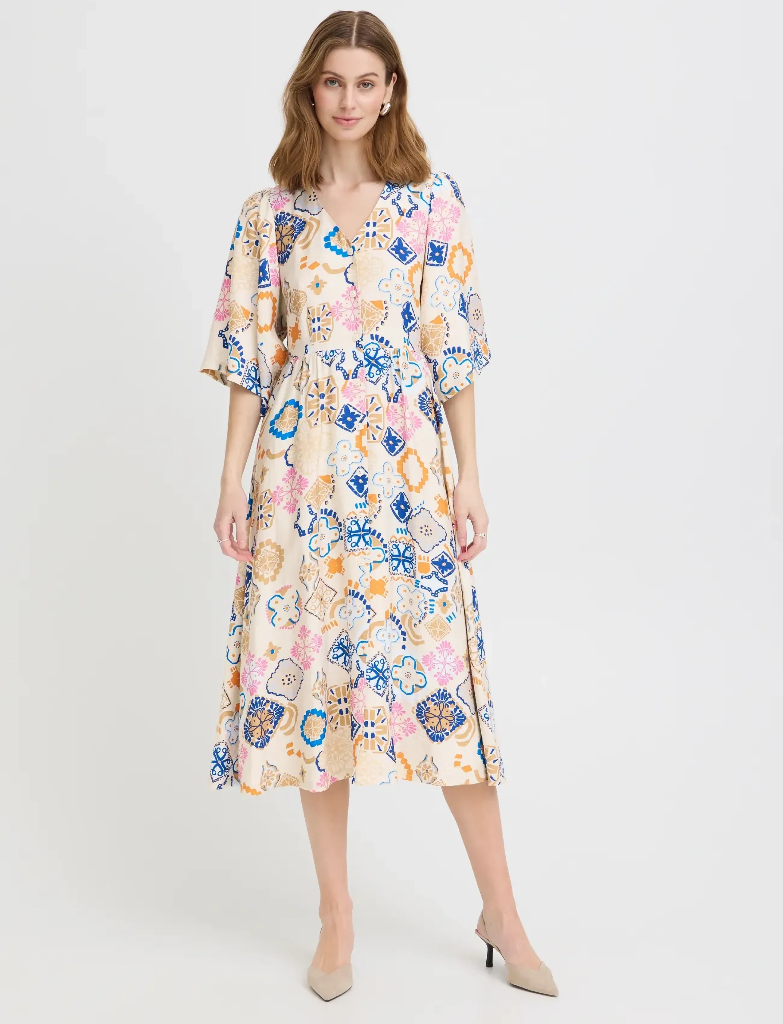 ICHI IHLANCIE DR - Kleider - GRAPHIC TILE / cream