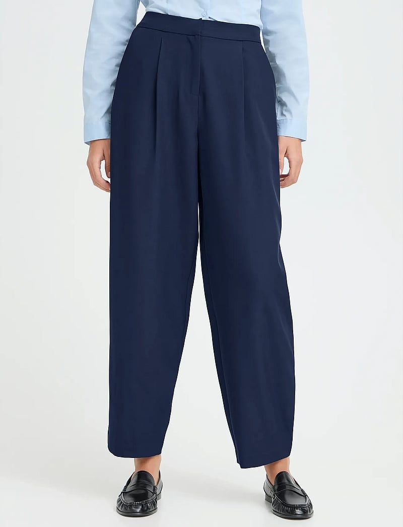 ICHI - IHFAVA BARREL PA - barrel-bukser - dark navy - 4