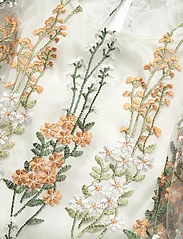 Ida Sjöstedt - 286 MAGDA EMBROIDERY TOP - kurzämlige blusen - floral embroidery - 3