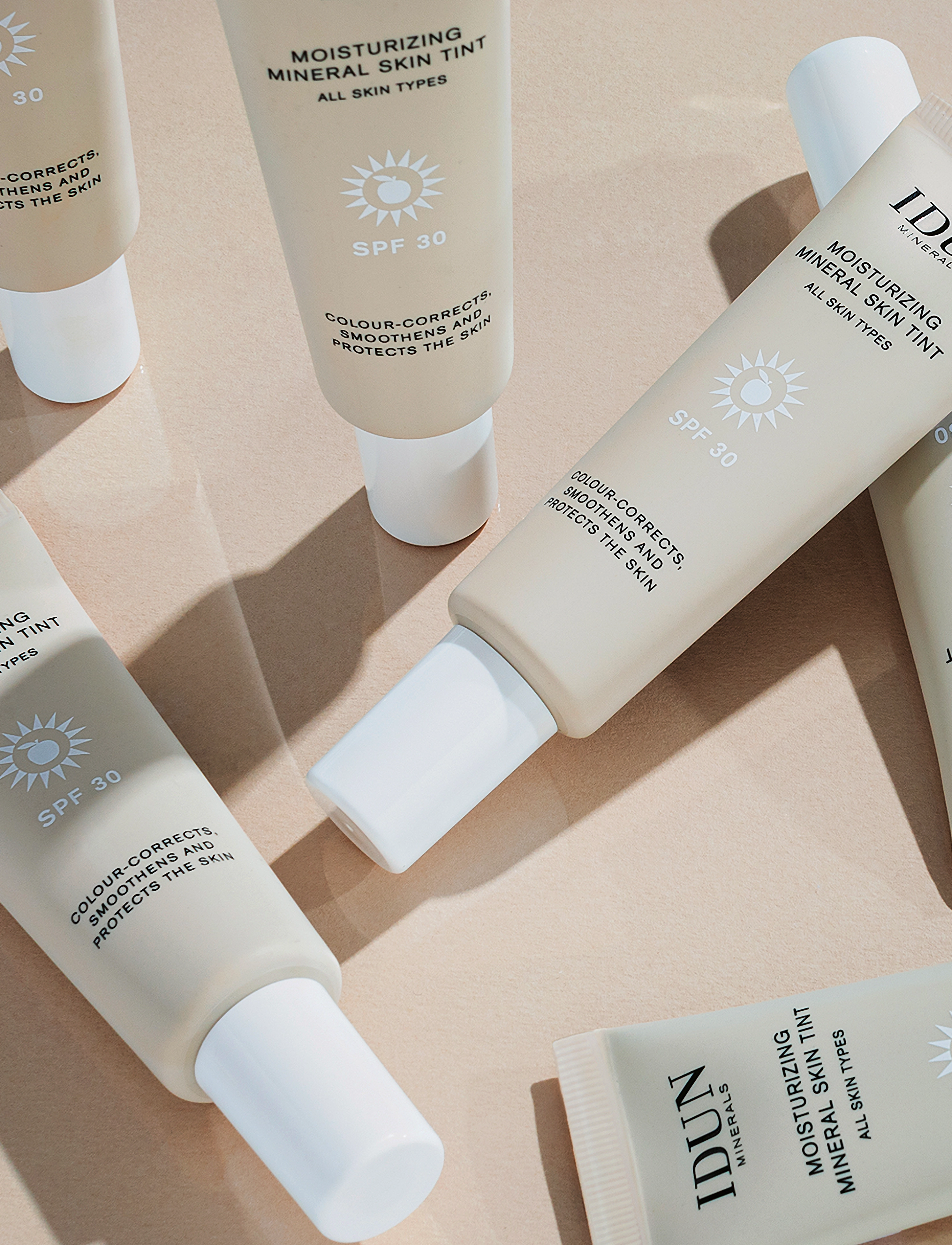 IDUN Minerals Moisturizing Mineral Skin Tint Spf 30 Kungsholmen Light/Medium, 27 ml, Nude, Ansigt > Bb- Og Cc-Cremer, Dame