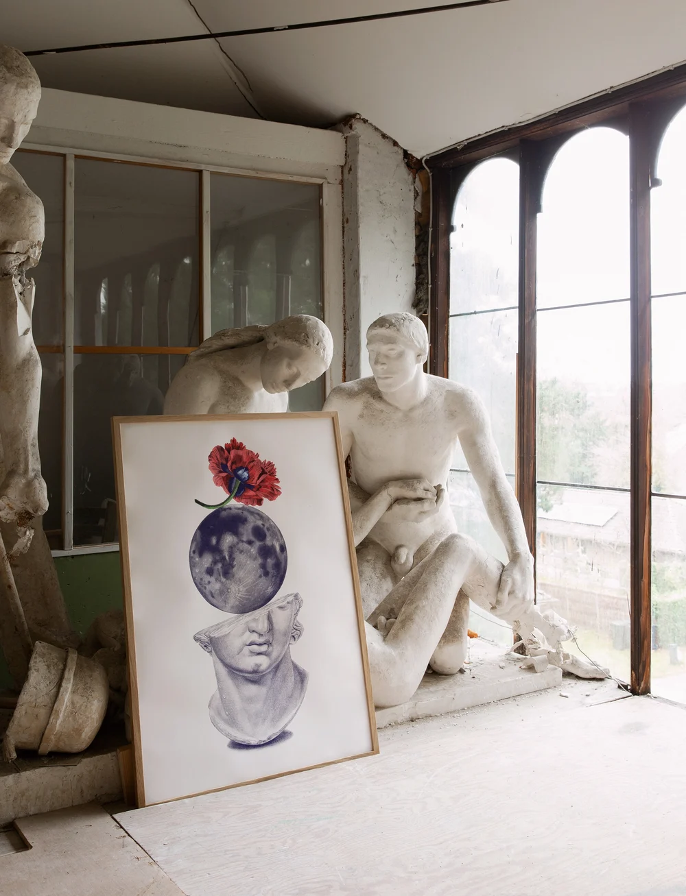 If Walls Could Talk - Red Poppy, Moon and Plaster - illustrationen - multi-colored - 2