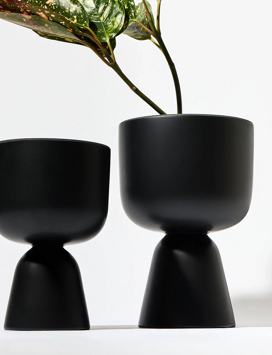 Iittala - Nappula plant pot 230x155 matte black - lillepotid - matte black - 2