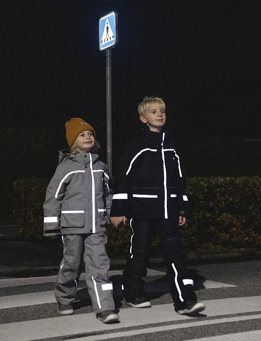 Ildhu - Norly padded winter jacket with reflective details - light grey - 0