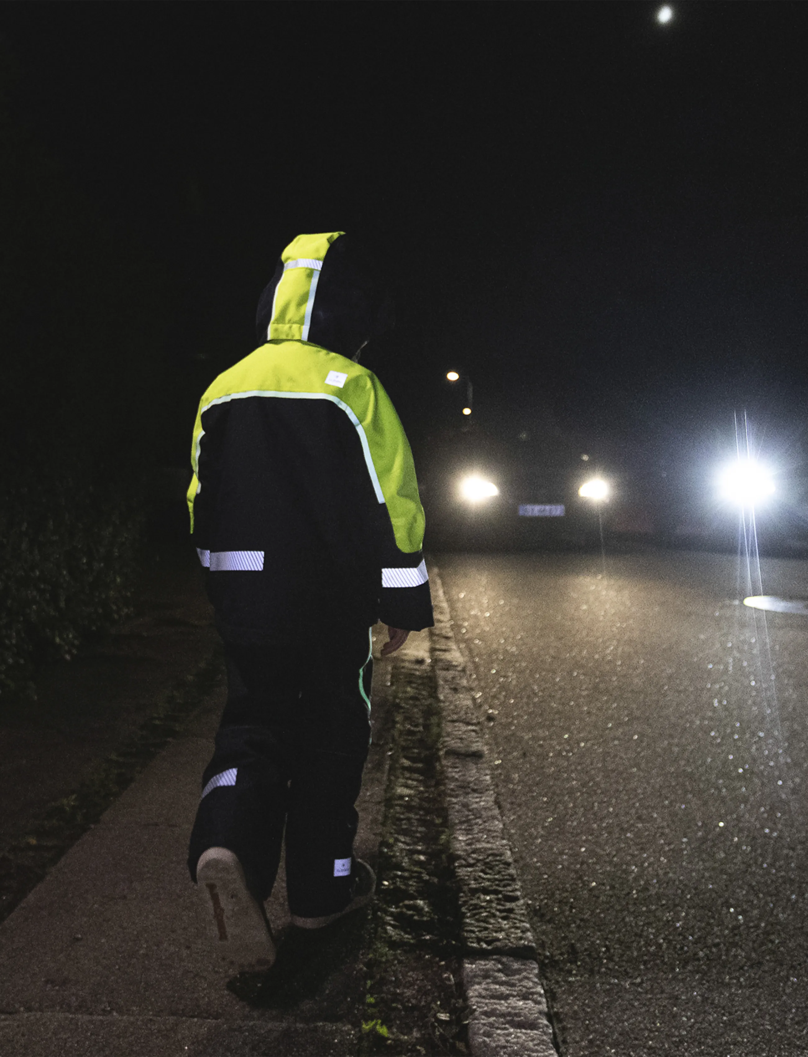 Ildhu - Norly padded winter jacket with reflective details - navy/yellow - 3