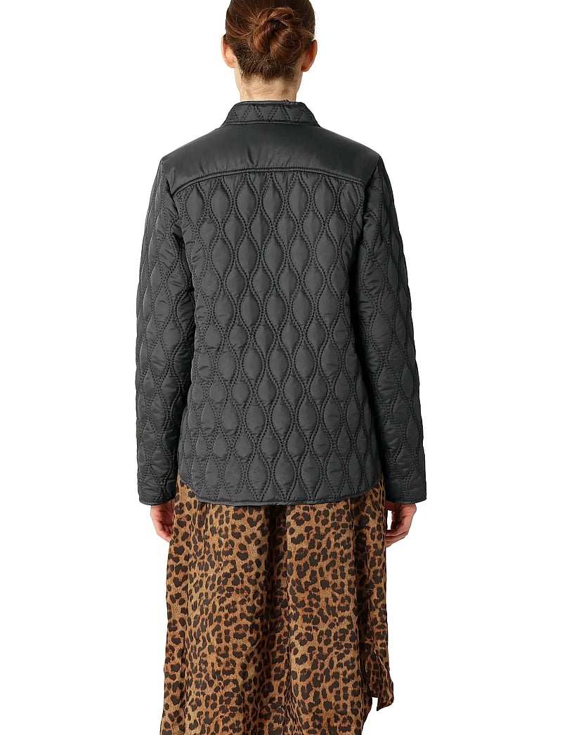 Ilse Jacobsen - AROS06 - quiltade jackor - black - 4