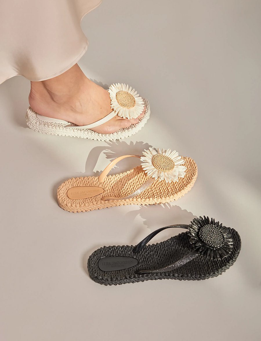 Ilse Jacobsen - Flip Flops with Flower - flip flops - platin - 0