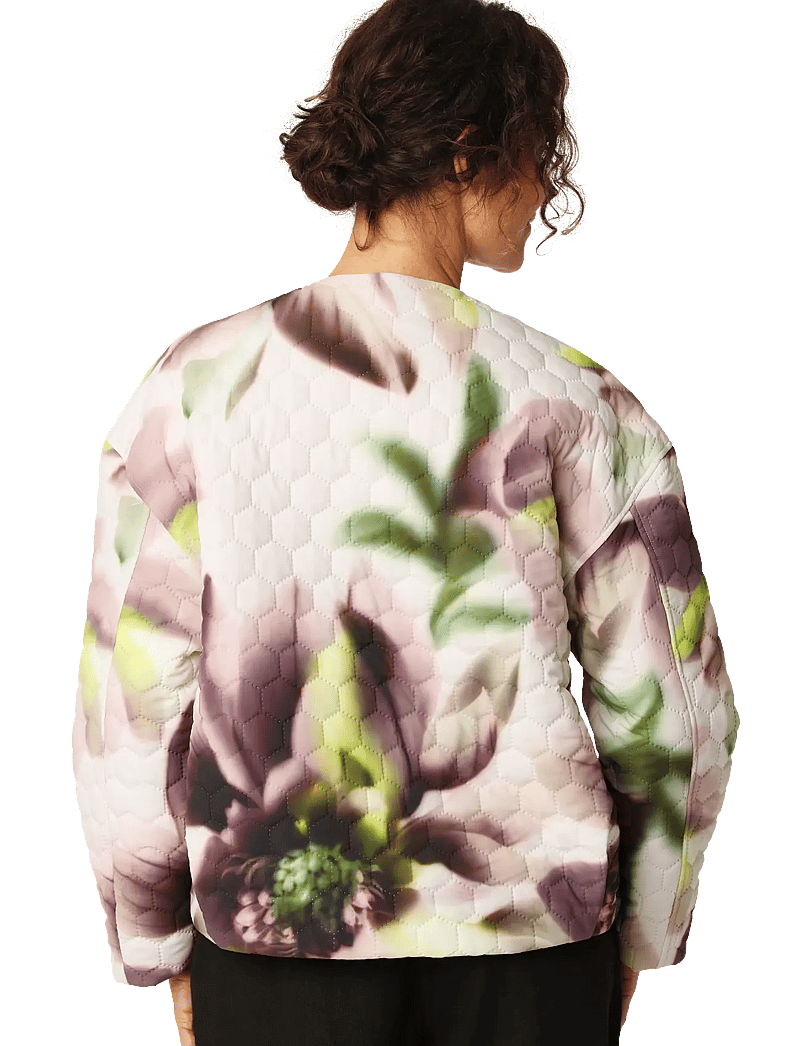 Ilse Jacobsen - HONEYCOMBE01P - lette jakker - light photoristic flower - 4