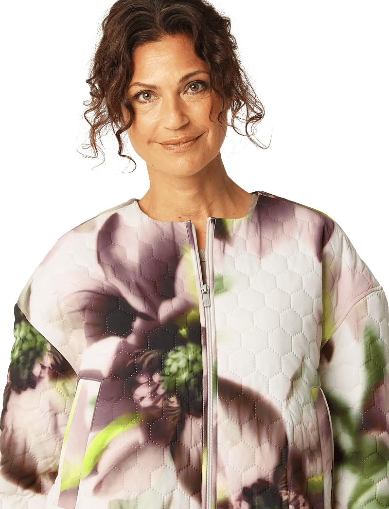 Ilse Jacobsen - HONEYCOMBE01P - lette jakker - light photoristic flower - 5