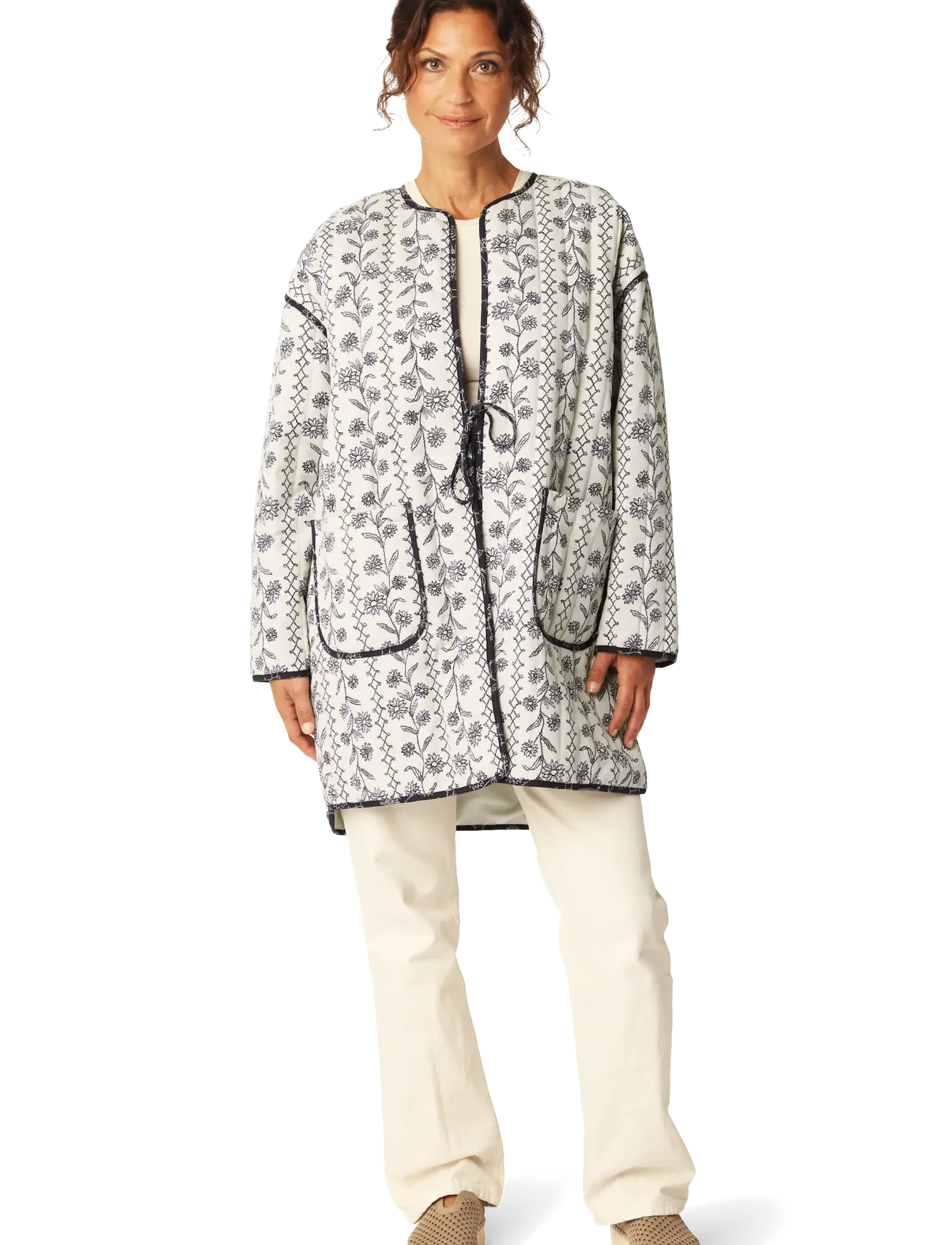 Ilse Jacobsen OTTOMAQUILT04P - Ilse Jacobsen - WHITE WILDFLOWER / navy