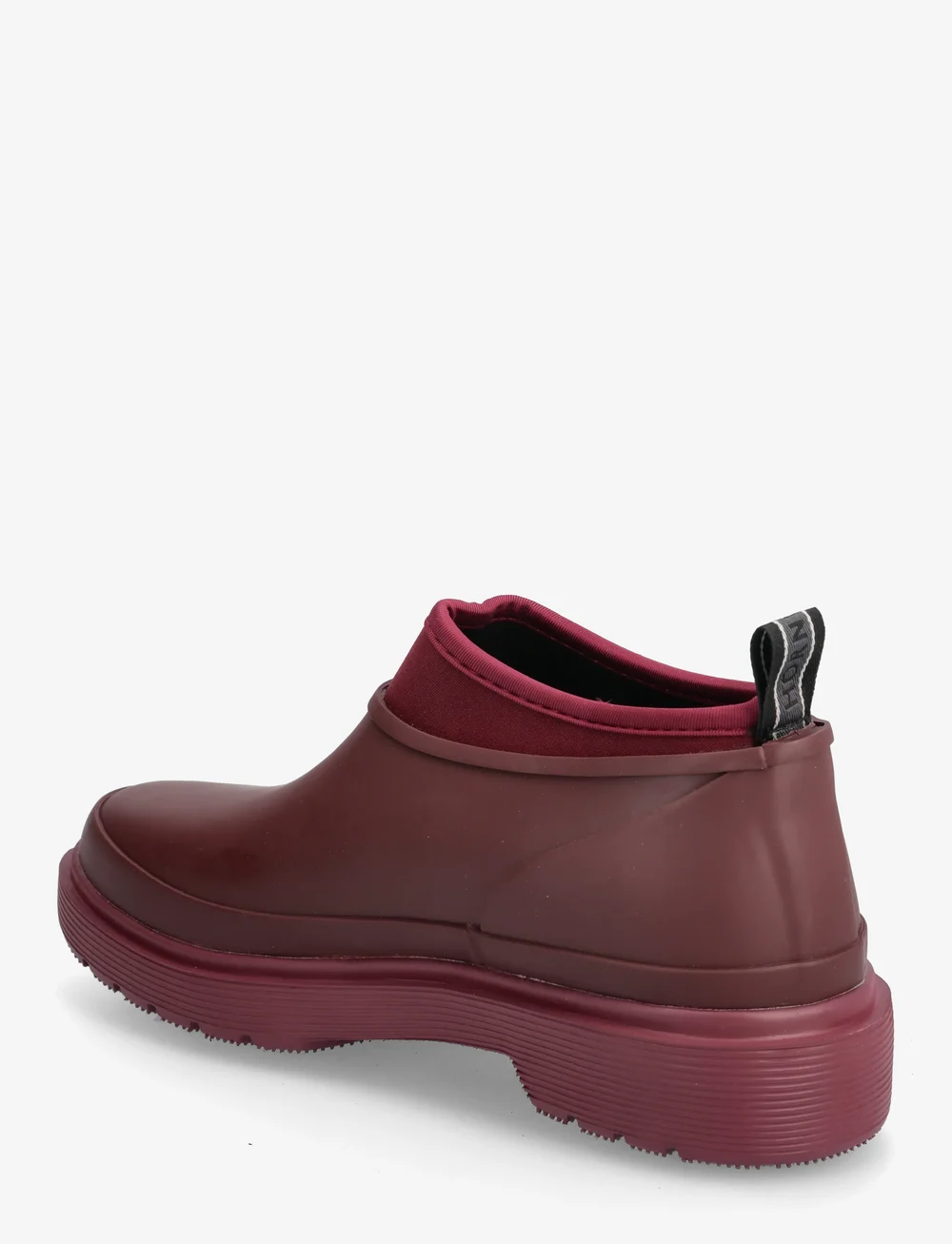 Ilse Jacobsen - RUBAIR02 - vardagsstil - maroon banner - 2