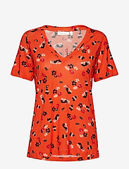InWear - Rosita V-neck T-shirt - blood orange bold flower - 0