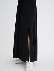 InWear - NabaIW Dress - midiklänningar - black - 2