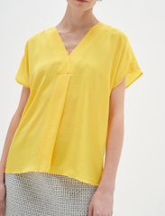 InWear - RindaIW Top - short-sleeved blouses - sunshine - 2