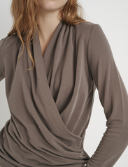 InWear - AlanoIW Wrap Blouse - long-sleeved blouses - sandy grey - 6