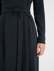 InWear - AlanoIW Dress - kleitas ar pārlikumu - black - 5