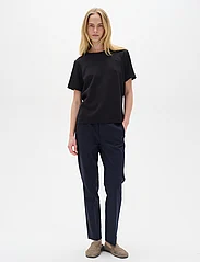 InWear - ZellaIW Flat Pant - vakarėlių drabužiai išparduotuvių kainomis - marine blue - 3