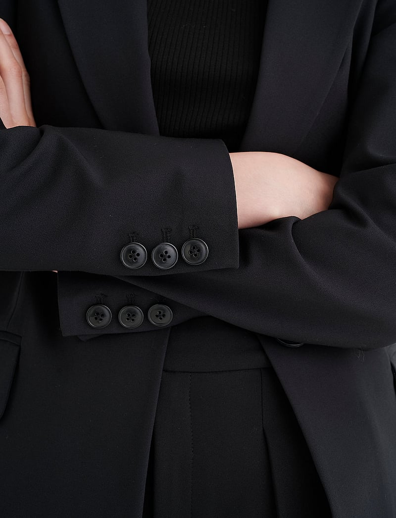 InWear - ZellaIW Long Blazer - enkeltradede blazere - black - 5