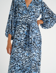 InWear - BasiraIW Wrap Dress - slå-om-kjoler - blue bark wood - 5