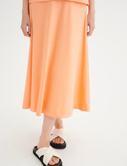 InWear - ZilkyIW Skirt - midi kjolar - melon juice - 2