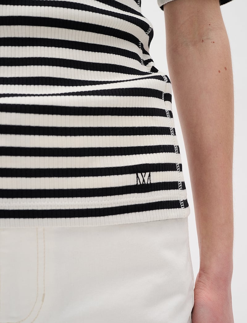 InWear - DagnaIW Striped V T-Shirt - t-shirts - black / whisper white - 5