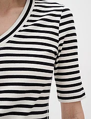 InWear - DagnaIW Striped V T-Shirt - t-shirts - black / whisper white - 6