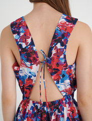 InWear - RonyaIW Dress - maxi kjoler - rhubarb flower bed - 5