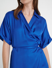 InWear - RosalineIW Wrap Dress - slå-om-kjoler - greek blue - 2